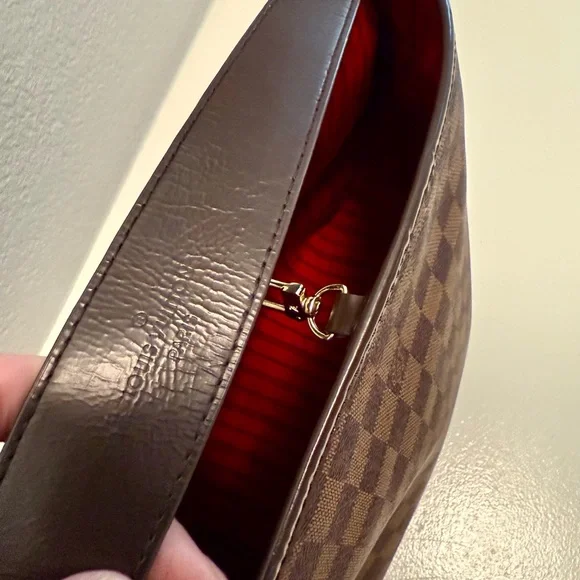 Louis Vuitton Damier Evene Shoulder Bag - Picture 7 of 10